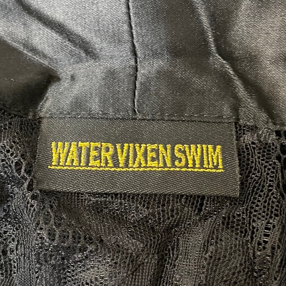 BLack Lace Kimono: 100% Silk satin& Chantilly lace - Picture 6 of 8